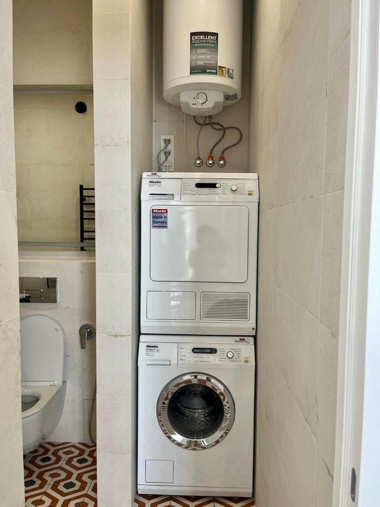 Modern Apartment In The Old Town Kiev Extérieur photo