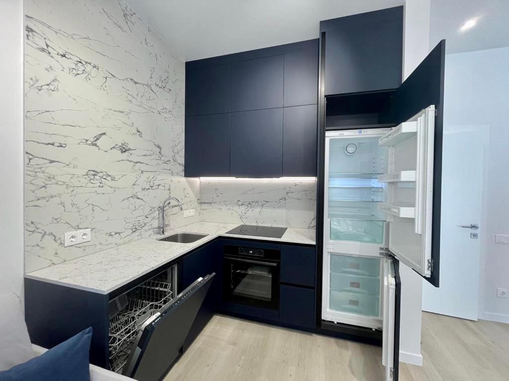 Modern Apartment In The Old Town Kiev Extérieur photo